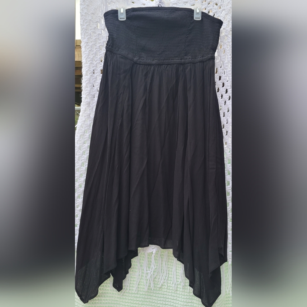 NWT Torrid Size 2 Black smocked tube dress with removable straps